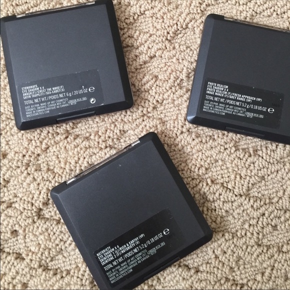 MAC shadows - Picture 2 of 6